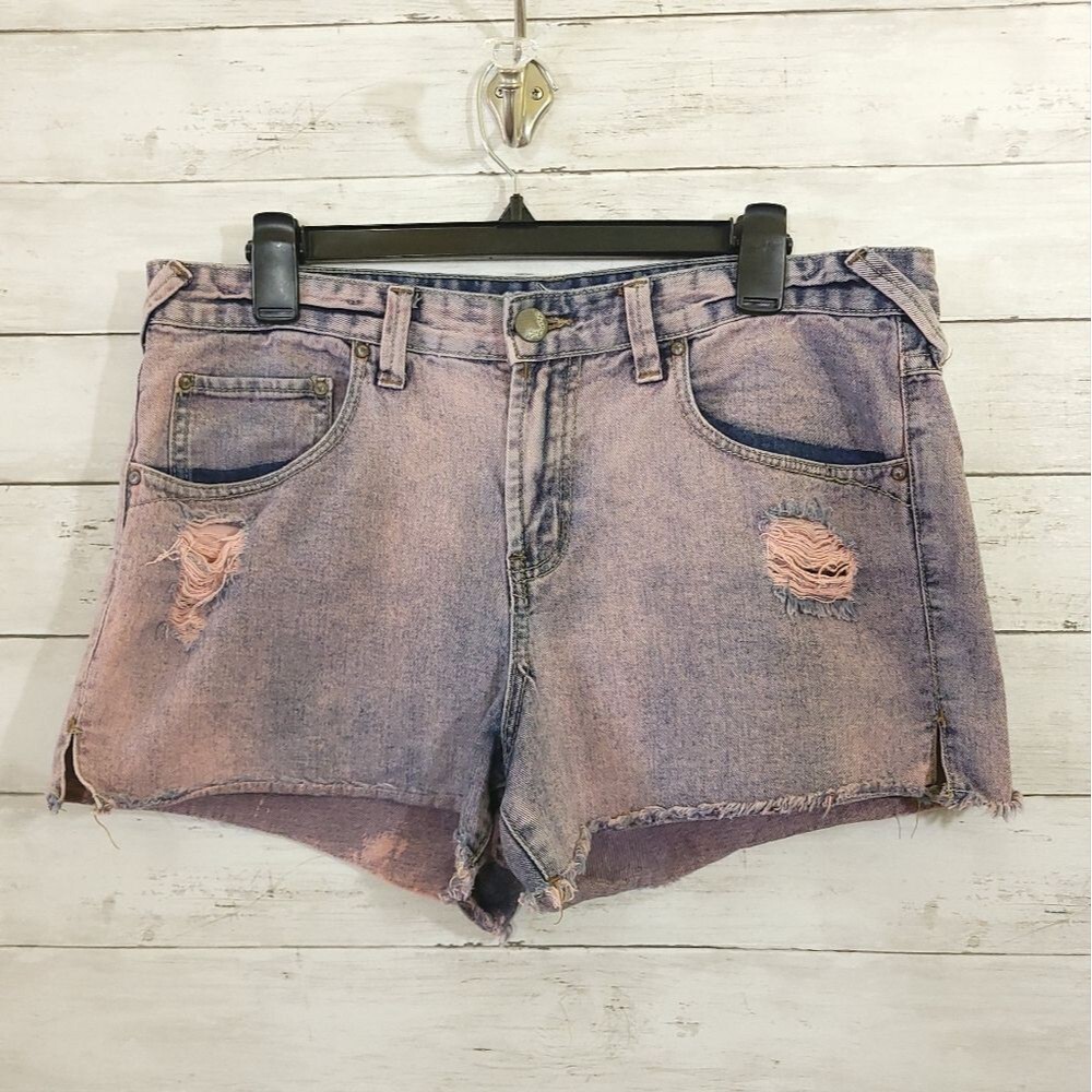 Free People Pink Acid Wash Black Distressed Thrashed Jean Shorts Size 31 - Picture 8 of 10